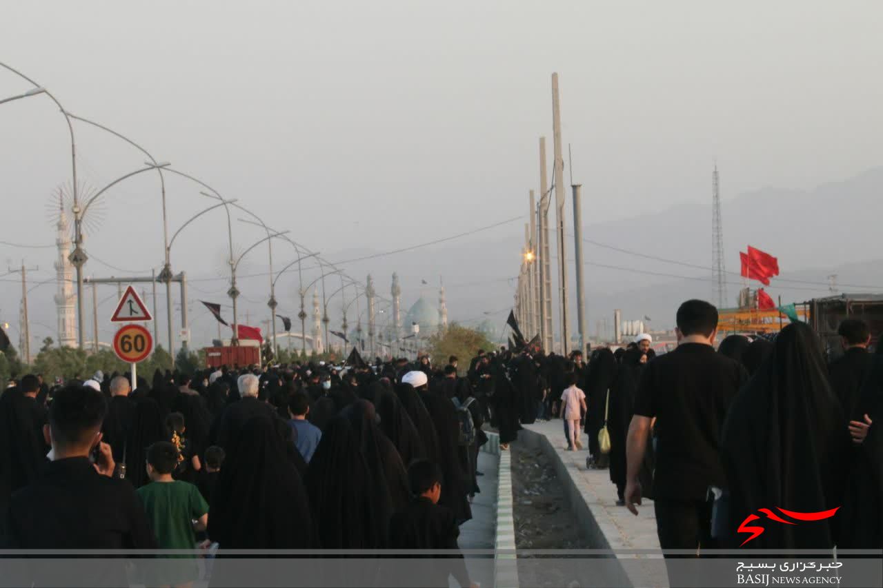 پیاده‌روی جاماندگان اربعین حسینی در قم برگزار شد