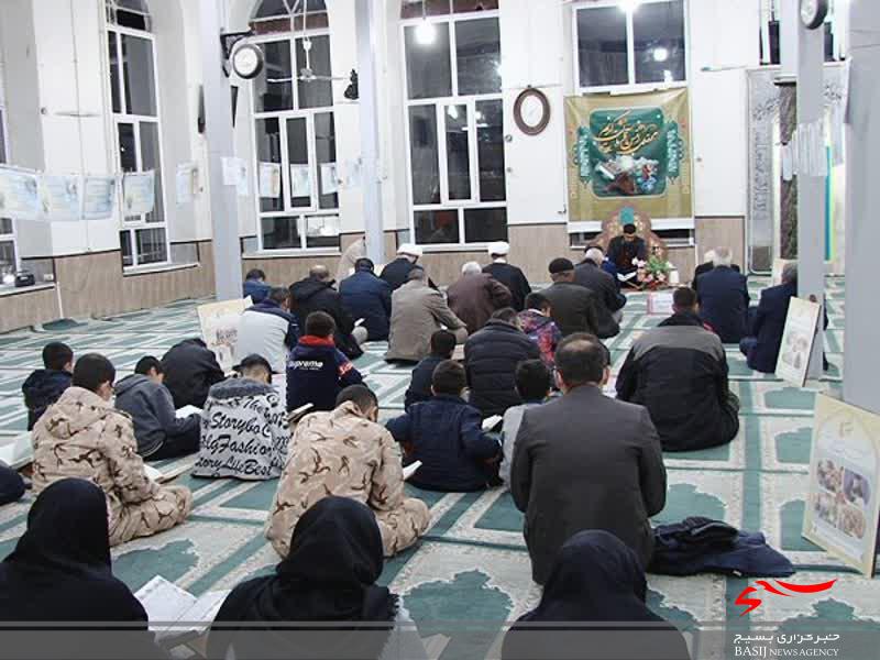 محفل انس با قرآن کریم در روستای سنگ آباد شهرستان کوثر
