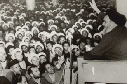 روایت یک شاهد عینی از سیاسی‌ترین سخنرانى امام/جلسه امام خمینی با علمای قم پس از تصویب کاپیتولاسیون