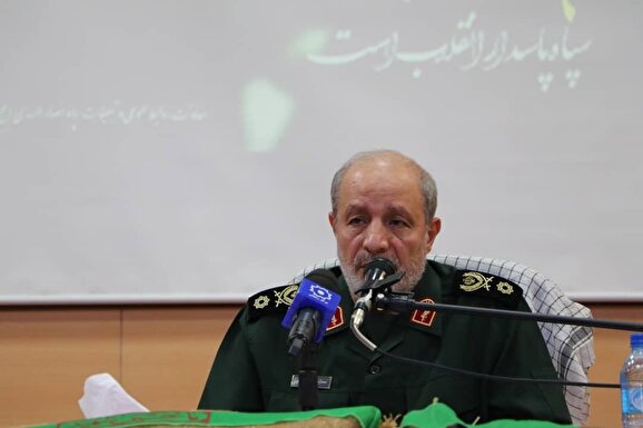 سردار سلیمانی سوریه و عراق را از دست داعش نجات داد/ دشمن از هیچ کاری برای ضربه زدن به انقلاب کوتاهی نکرده و نخواهد کرد