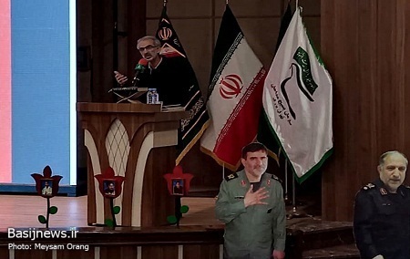 آیین تجلیل از مداحان بسیجی و خانواده‌های شهدا برگزار شد