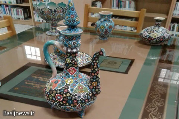 برپایی نمایشگاه صنایع دستی توسط بانوان هنرمند روستای زاغه بهار