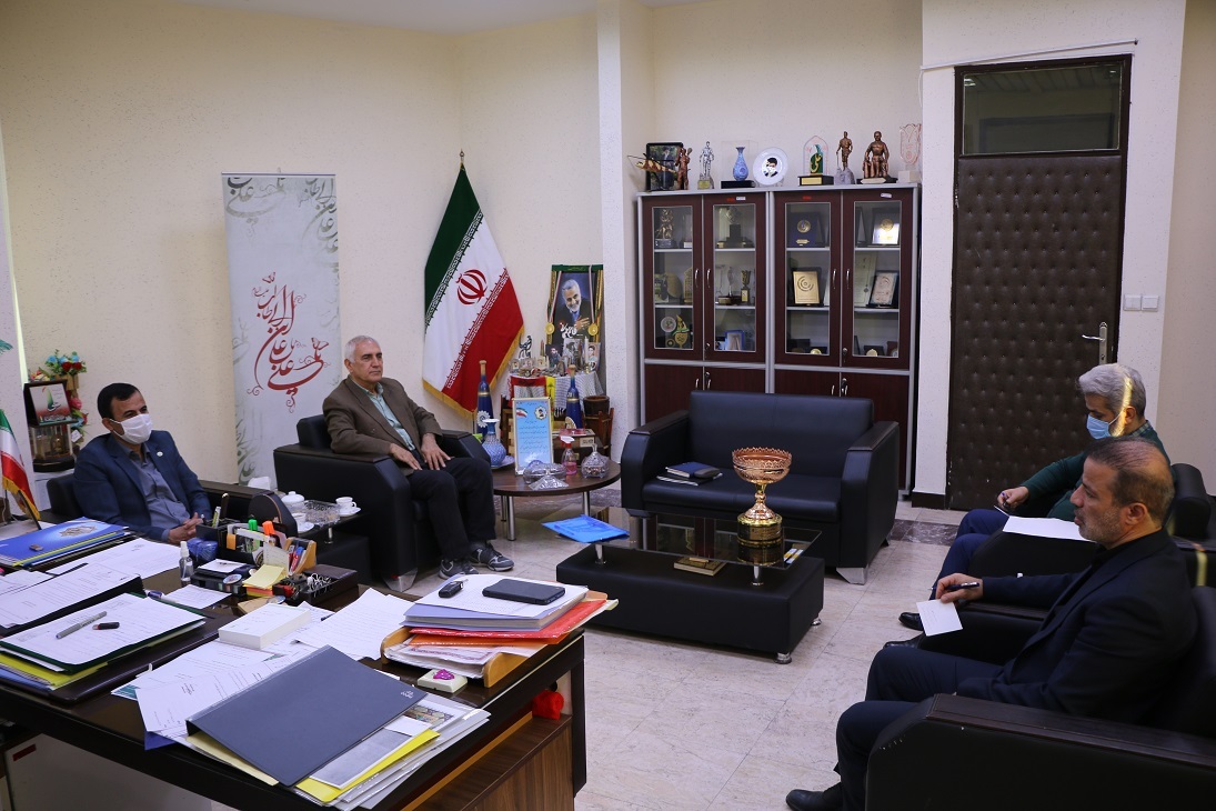 دیدار صمیمانه رئیس سازمان ورزش بسیج با دبیر فدراسیون دوومیدانی به همراه رئیس هیئت دوومیدانی بسیج دیدار صمیمانه رئیس سازمان ورزش بسیج با دبیر فدراسیون دوومیدانی به همراه رئیس هیئت دوومیدانی بسیج
