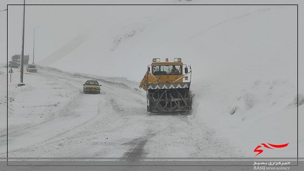 برف راه ارتباطی ۵۰ روستای خلخال را بست