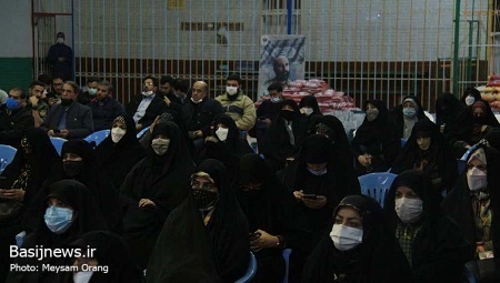 اهدای ۱۰۰۰ بسته معیشتی کمک مومنانه و ۳۰ جهیزیه