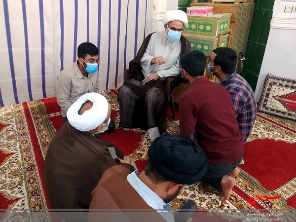 بازدید آیت الله صفایی بوشهری از روستای شول دشتستان و بررسی مشکلات این روستا