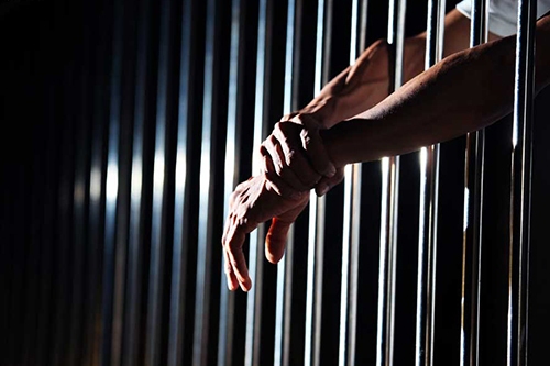کاهش آسیب های اجتماعی با توسعه خدمات الکترونیکی در زندان ها