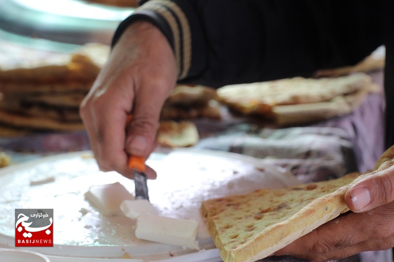 موکب گردان بانوان نانوا مستقر در گلزار شهداء کرمان پذیرای زائران حاج قاسم+تصویر