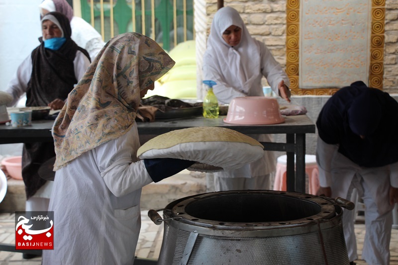 موکب گردان بانوان نانوا مستقر در گلزار شهداء کرمان پذیرای زائران حاج قاسم+تصویر