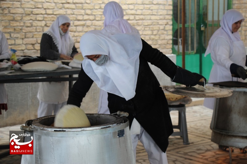 موکب گردان بانوان نانوا مستقر در گلزار شهداء کرمان پذیرای زائران حاج قاسم+تصویر