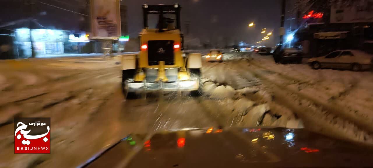 برف روبی جاده های ارتباط استان توسط تیپ ۴۸ فتح