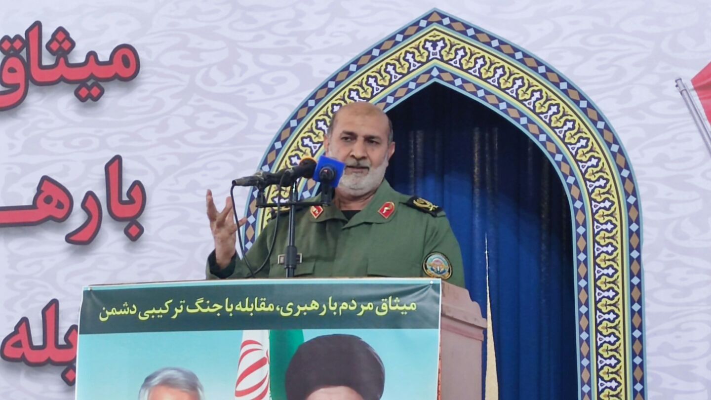 ۹ دی روز تجلی بصیرت ملت ایران است / دشمن در جنگ ترکیبی سیاست کثیف کشته سازی را راه اندازی کرد