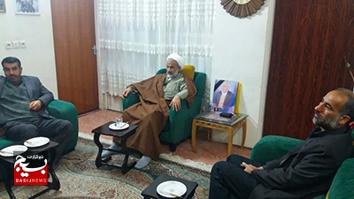 دیدار امام جمعه دشتستان با خانواده مبارز انقلابی مرحوم حاج ماشاءاله کازرونی و شهید گرانقدر جاوید کازرونی