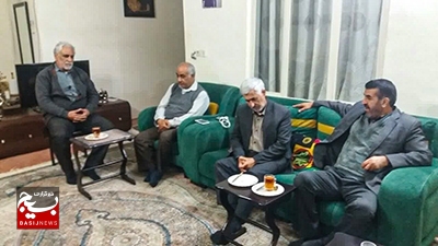 دیدار امام جمعه دشتستان با خانواده مبارز انقلابی مرحوم حاج ماشاءاله کازرونی و شهید گرانقدر جاوید کازرونی