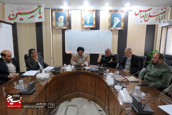 دست آورد‌های نظام انقلاب اسلامی در جامعه تبیین شود