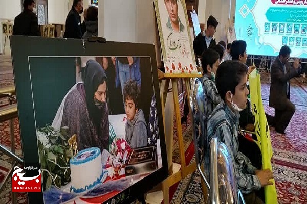 مزار مطهر شهدای مظلوم حمله تروریستی حرم مطهر شاهچراغ نماد استانی مزار شهدا در کشور، گلباران شد+ عکس مزار مطهر شهدای مظلوم حمله تروریستی حرم مطهر شاهچراغ نماد استانی مزار شهدا در کشور، گلباران شد+ عکس