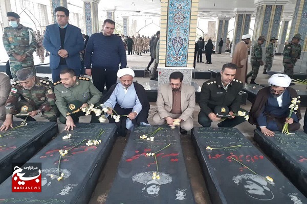 گلزار شهدای شهرستان کازرون گلباران و غبارروبی شد گلزار شهدای شهرستان کازرون گلباران و غبارروبی شد