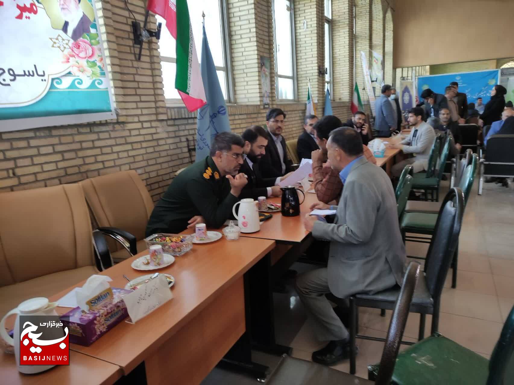 برگزاری میز خدمت قضایی و حقوقی بسیج حقوقدانان سپاه فتح در یاسوج