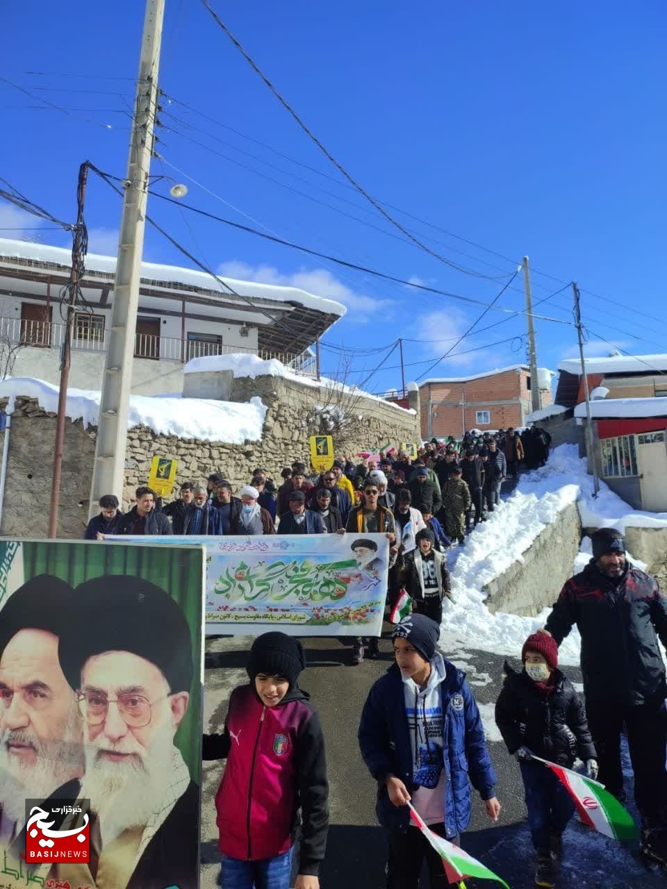 مردم روستای کارمزد، پای کاز نظام و انقلاب را به دنیا نشان دادند