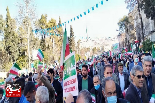 حضور پرشور مردم سومین حرم در چهل و چهارمین سالروز پیروزی انقلاب برای تجدید میثاق با شهدا و بیعت با رهبری