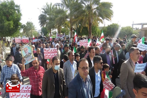 توزیع ۴۴ بسته معیشتی در ششمین مرحله کمک مومنانه سال ۱۴۰۱ شهرستان خنچ/ حضور پرشور مردم در راهپیمایی