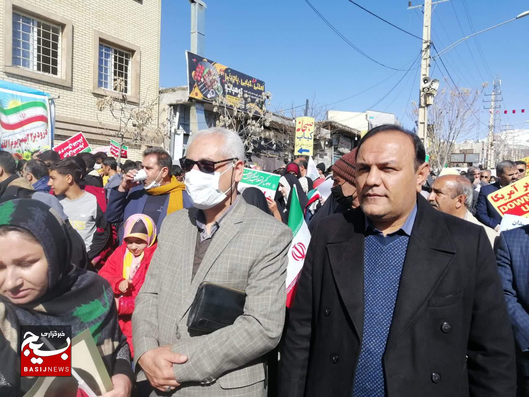 حماسه حضور اساتید بسیجی  دانشگاه های استان در راهپیمایی ۲۲ بهمن