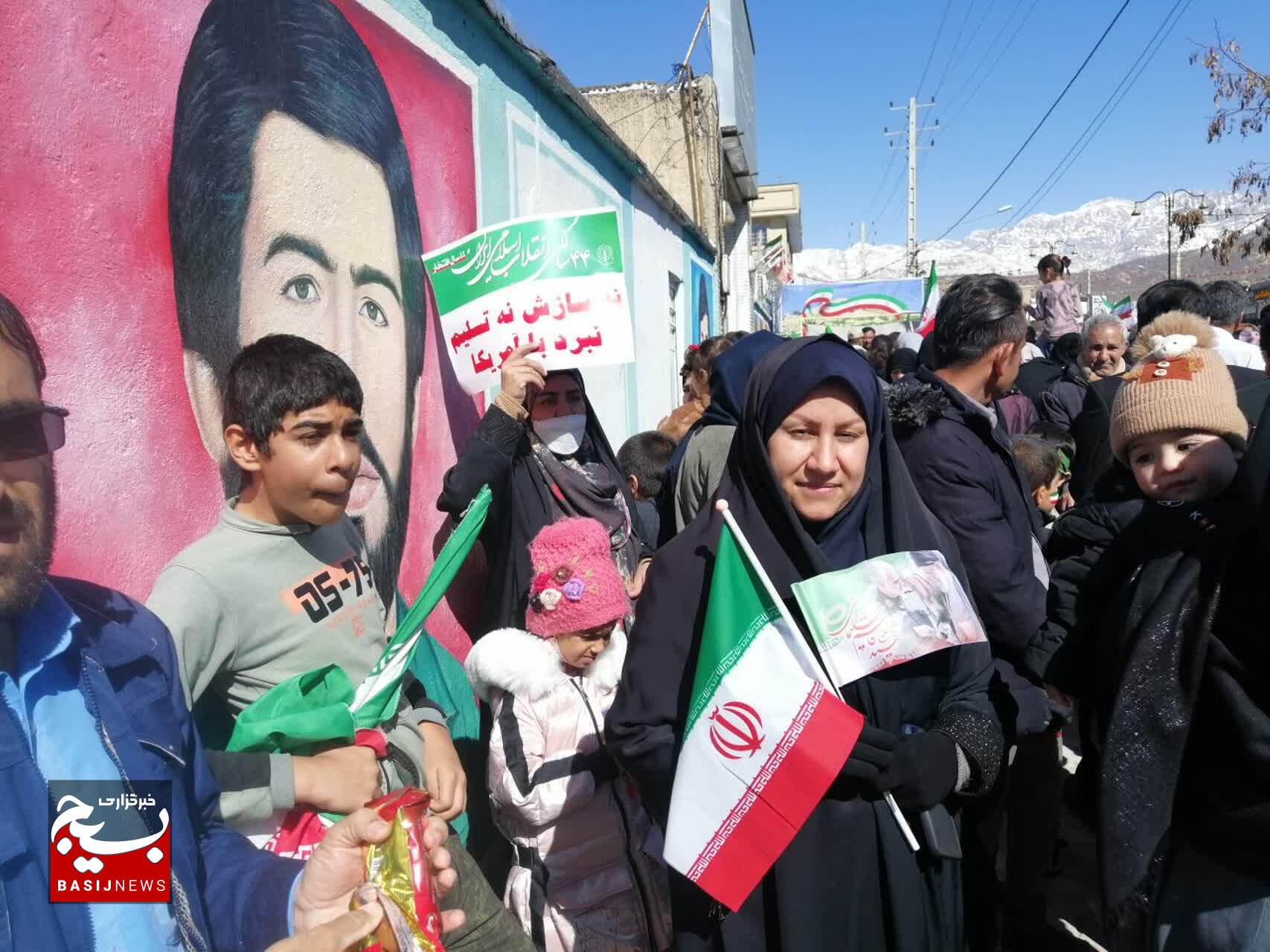 حماسه حضور اساتید بسیجی  دانشگاه های استان در راهپیمایی ۲۲ بهمن