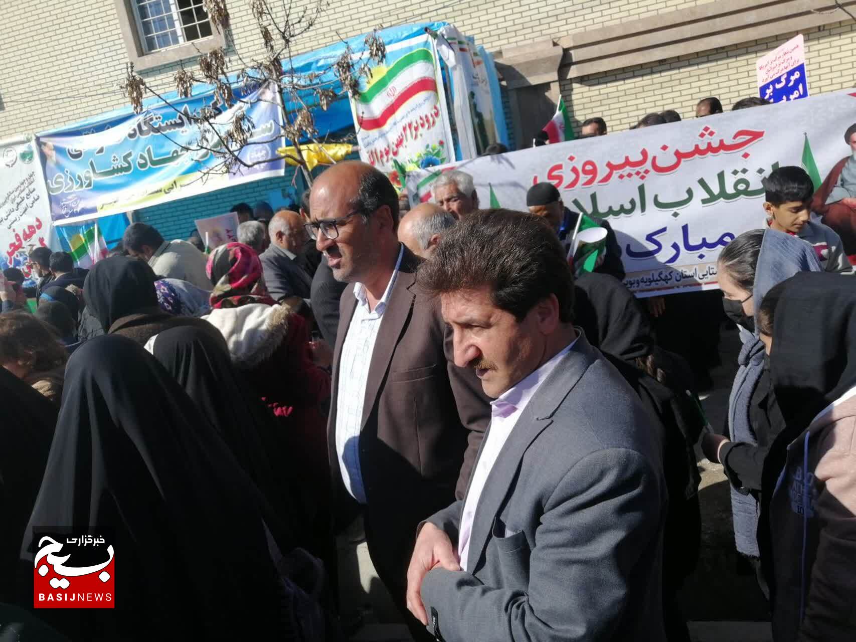 حماسه حضور اساتید بسیجی  دانشگاه های استان در راهپیمایی ۲۲ بهمن