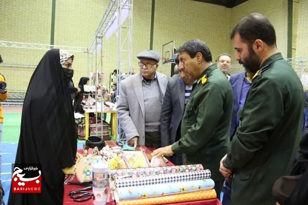 نمایشگاه مشاغل خانگی و اقتصاد مقاومتی در لارستان افتتاح شد