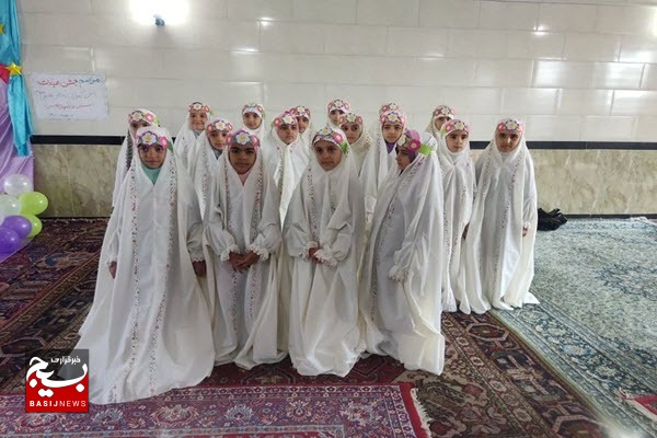 جشن تکلیف ۲۰ نفر از دختران بسیجی پایگاه زینب کبری (س) روستای سیمین بهار