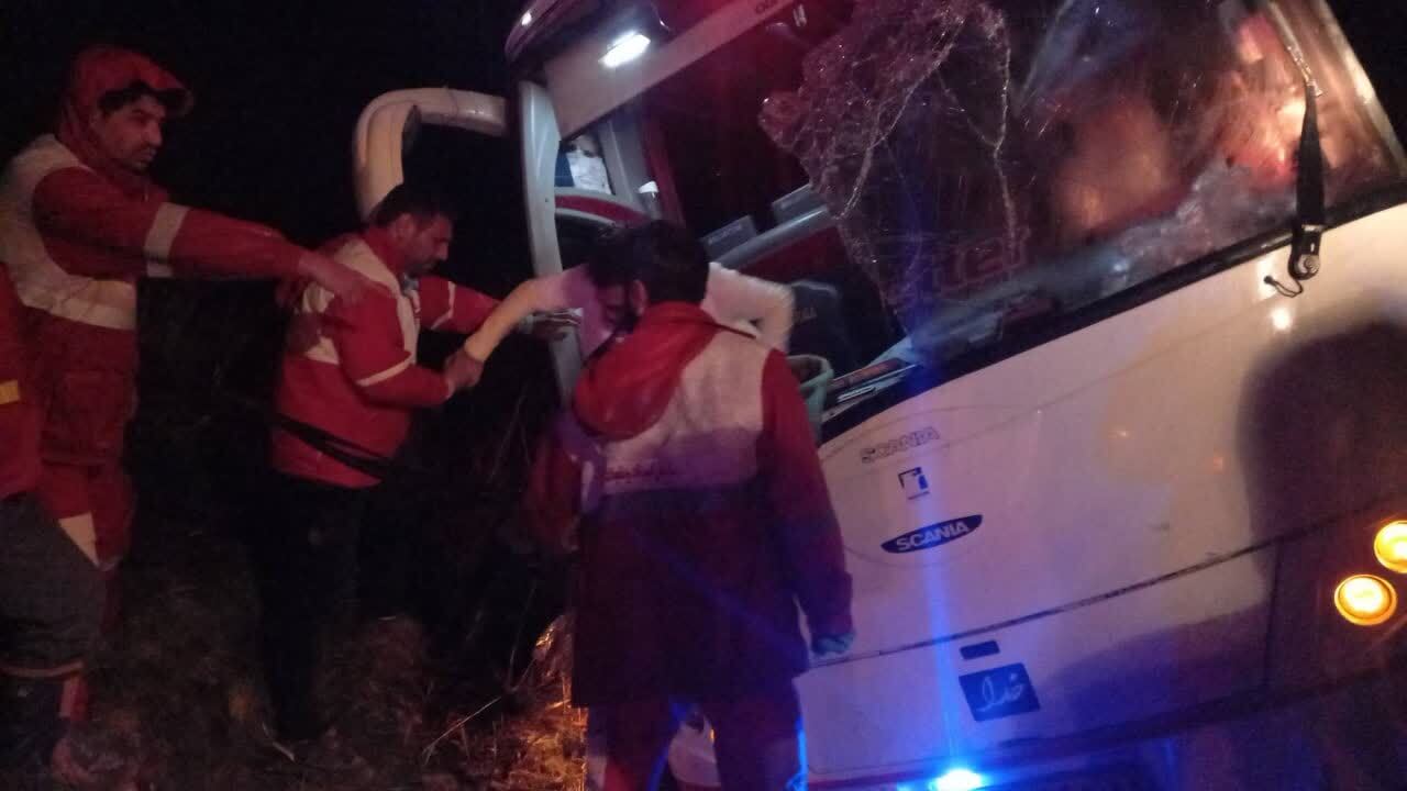 تصادف در جاده های زنجان 11 مصدوم برجا گذاشت