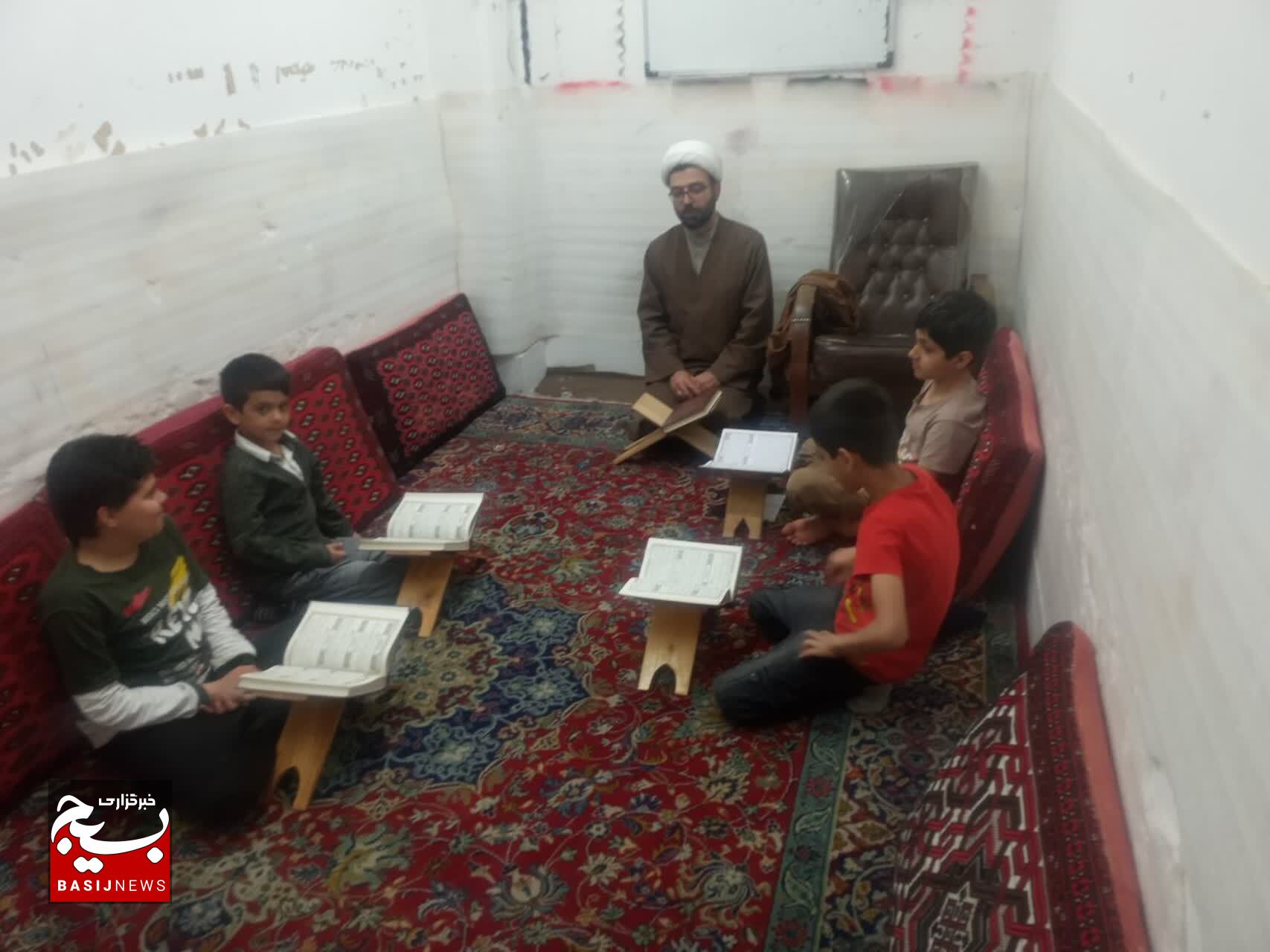 برگزاری محفل انس با قرآن در پایگاه شهید هاشم‌پور قم