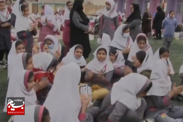 اردوی درون مدرسه ای مرور بدون کتاب در دبستان حضرت زهرا گناوه
