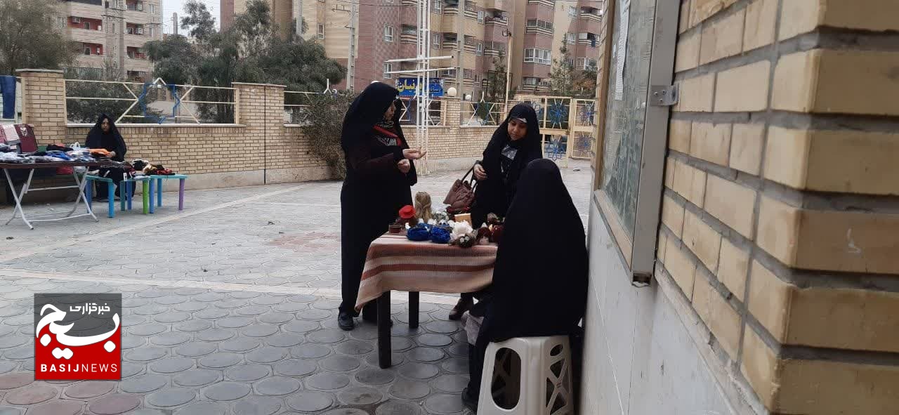 بازارچه نوروزی محله باقریه پردیسان در قم برپا شد