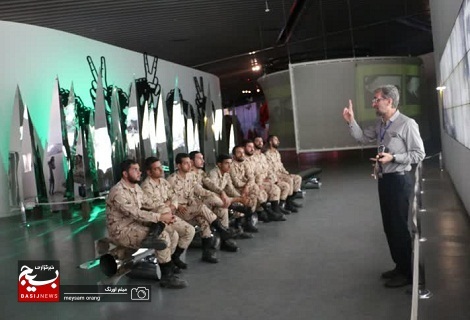 بازديد سربازان وظيفه لشکر 27 حضرت محمد رسول الله(ص) از باغ موزه دفاع مقدس
