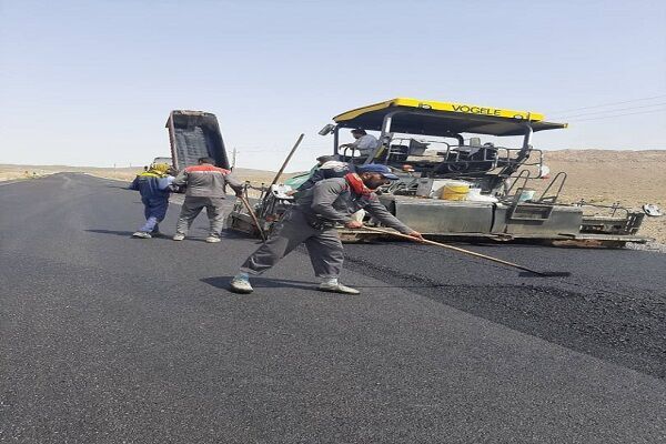 امسال ۵۱ کیلومتر از راه‌های روستایی شرق استان سمنان روکش آسفالت شد