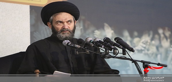 ویژگیهای امام علی(ع) گنجینهای ارزشمند از سیره و سلوک برای امت اسلامی است ویژگیهای امام علی(ع) گنجینهای ارزشمند از سیره و سلوک برای امت اسلامی است