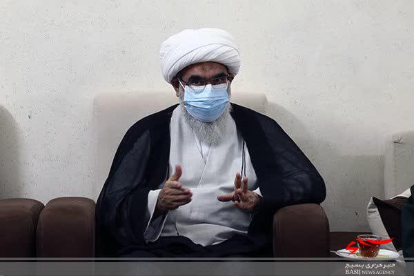 دیدار مسئولین استان بوشهر با سه خانواده شهید روحانی دیدار مسئولین استان بوشهر با سه خانواده شهید روحانی