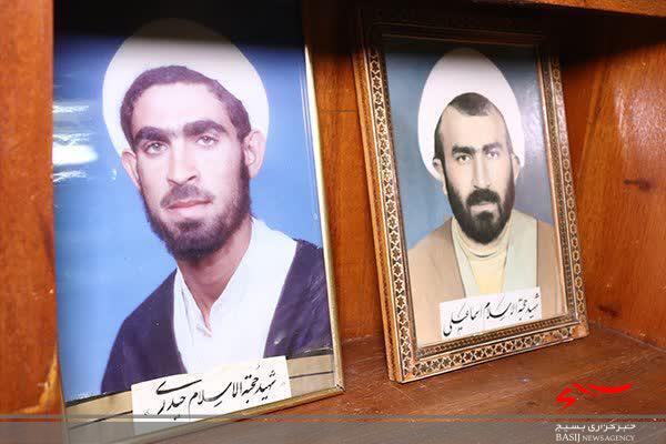 دیدار مسئولین استان بوشهر با سه خانواده شهید روحانی دیدار مسئولین استان بوشهر با سه خانواده شهید روحانی