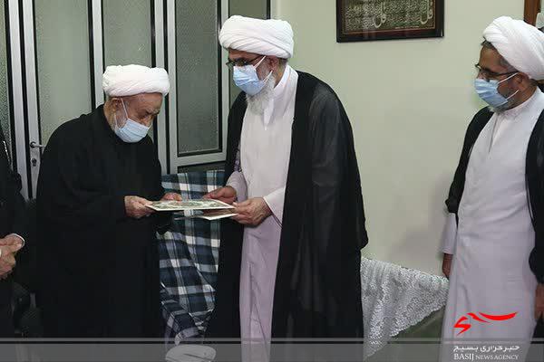 دیدار مسئولین استان بوشهر با سه خانواده شهید روحانی دیدار مسئولین استان بوشهر با سه خانواده شهید روحانی