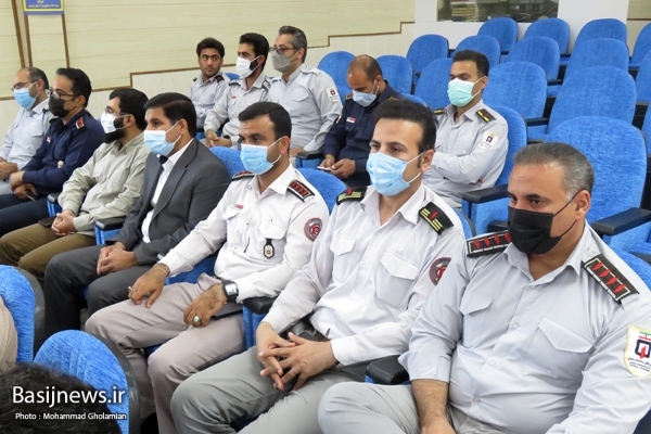 همایش گرامیداشت هفته بسیج کارگری در بوشهر برگزار شد/ تجلیل از 24 کارگر نمونه واحدهای تولیدی و صنعتی استان