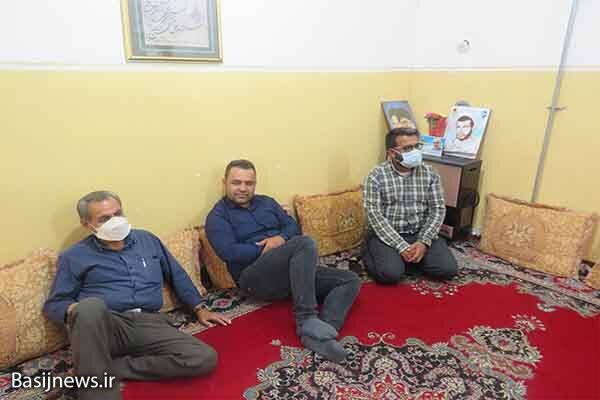 دیدار جمعی از مسئولین سپاه شهرستان دیّر با خانواده شهدای روحانی دیدار جمعی از مسئولین سپاه شهرستان دیّر با خانواده شهدای روحانی