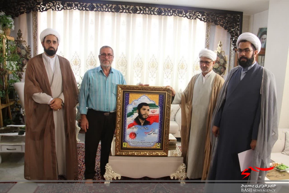 مسئولان ناحیه امام حسن(ع) با خانواده شهدای روحانی دیدار کردند