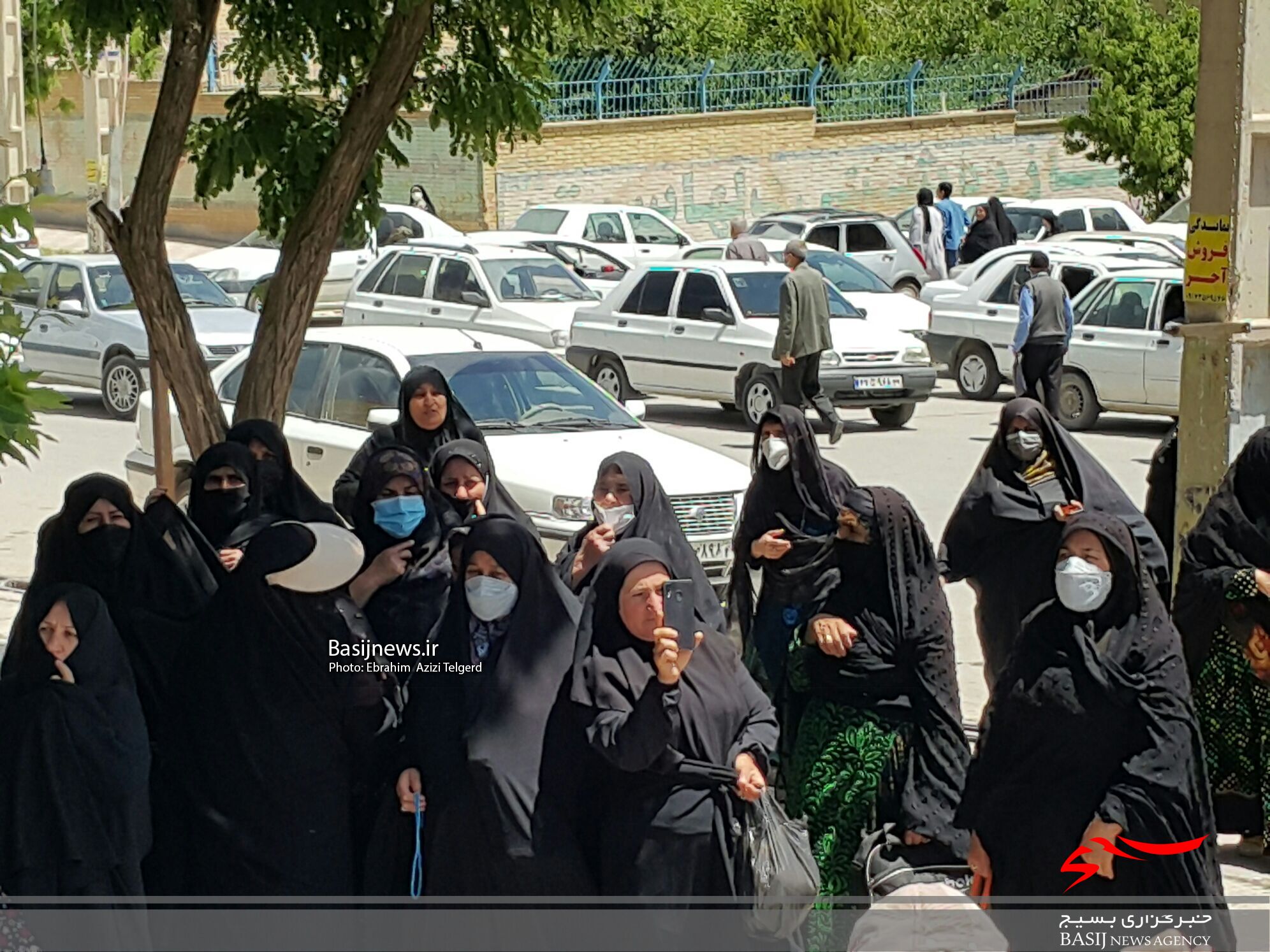 راهپیمایی نمازگزاران یاسوجی در حمایت از طرح اصلاحات اقتصادی و انزجار از دشمنان و مخلان اقتصادی