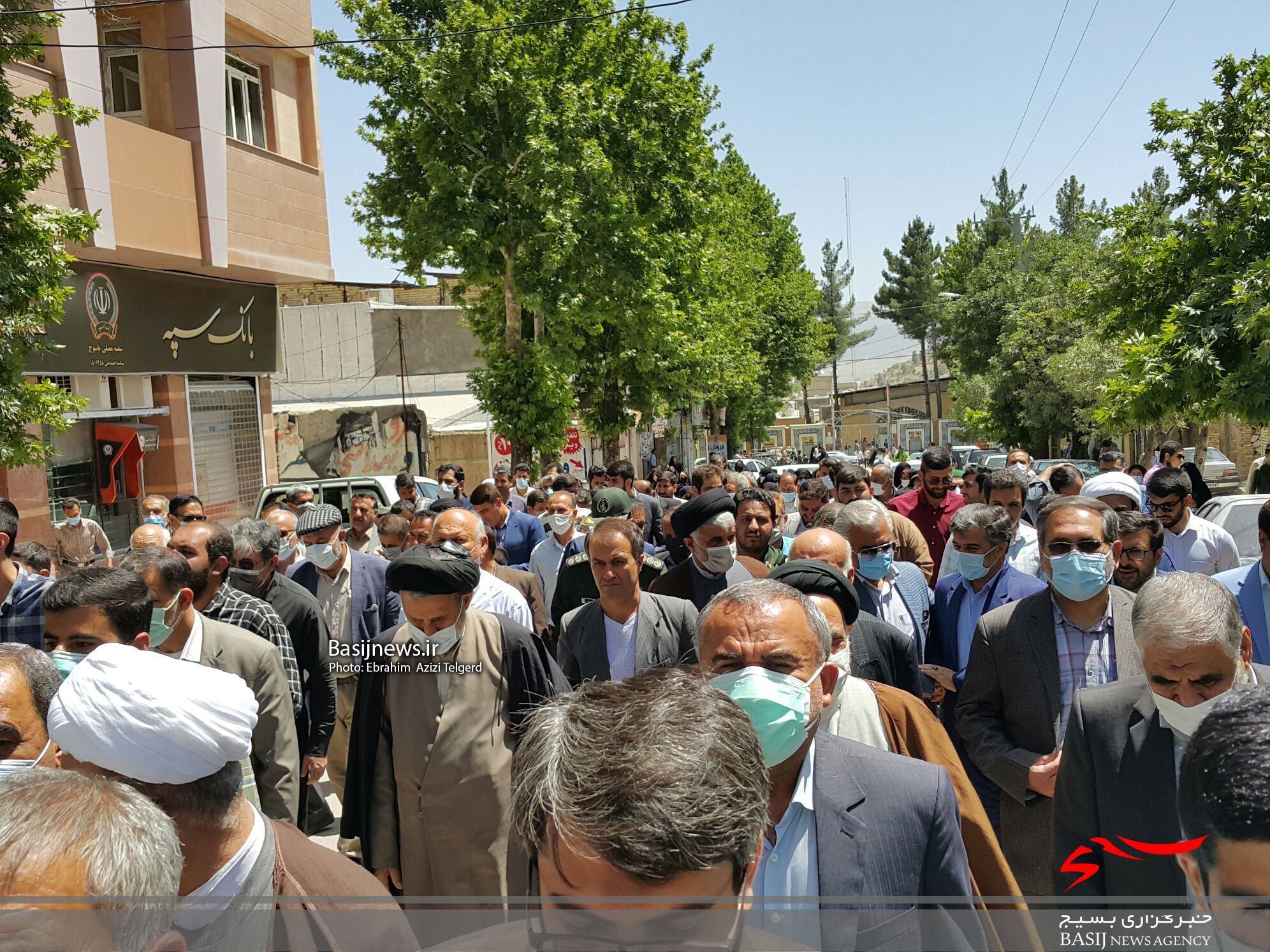 راهپیمایی نمازگزاران یاسوجی در حمایت از طرح اصلاحات اقتصادی و انزجار از دشمنان و مخلان اقتصادی