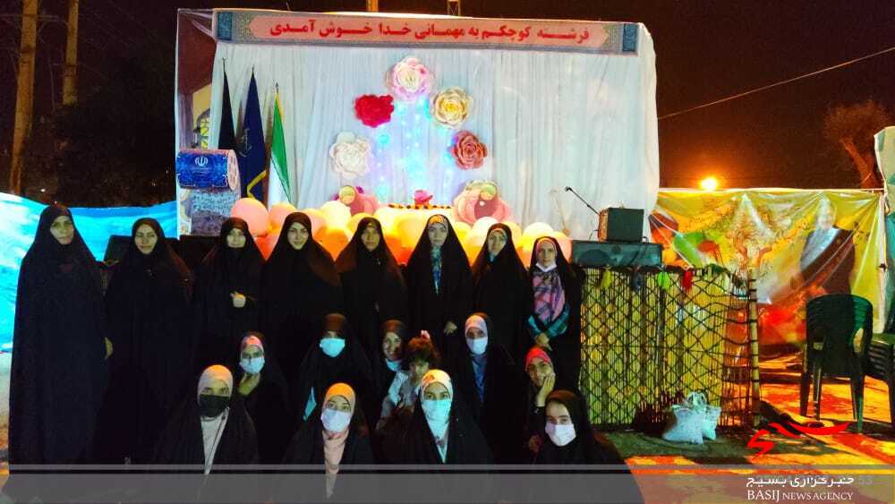 جشن کارت صد آفرین ویژه دانش آموزان دختر روزه اولی در نمایشگاه بهار ضیافت برگزار شد