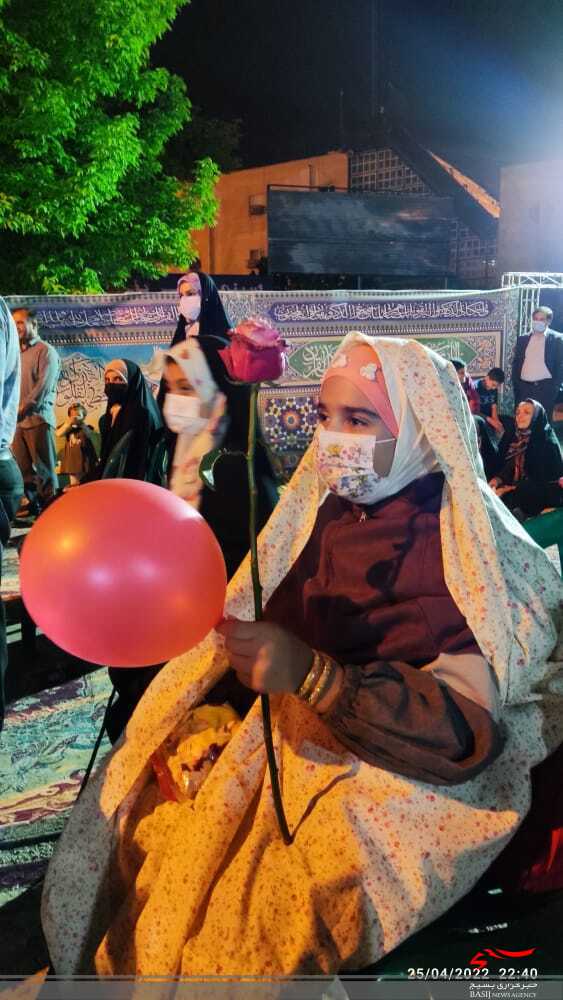 جشن کارت صد آفرین ویژه دانش آموزان دختر روزه اولی در نمایشگاه بهار ضیافت برگزار شد