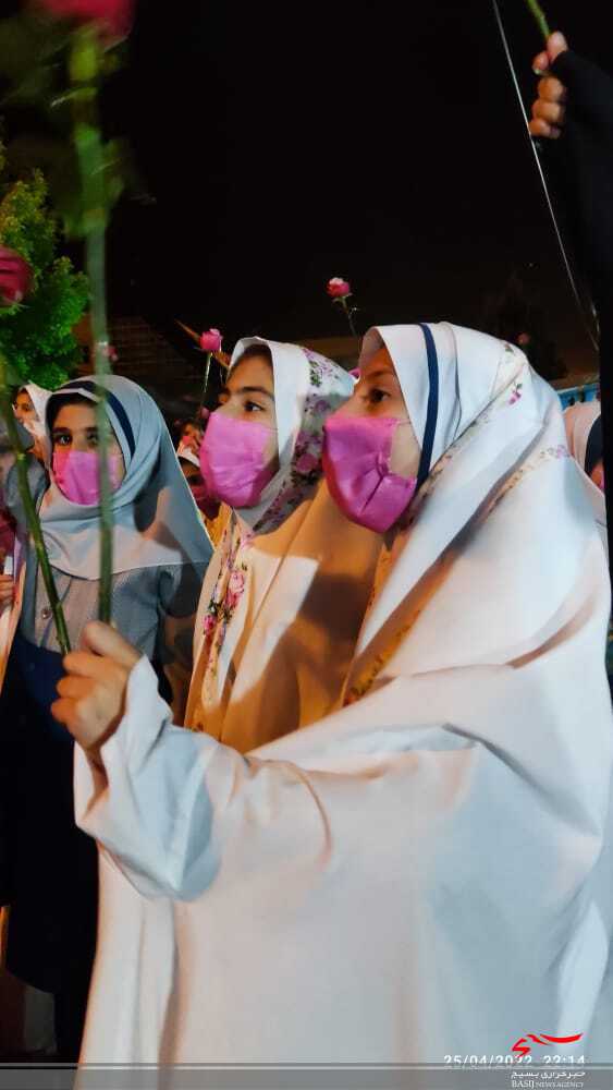 جشن کارت صد آفرین ویژه دانش آموزان دختر روزه اولی در نمایشگاه بهار ضیافت برگزار شد