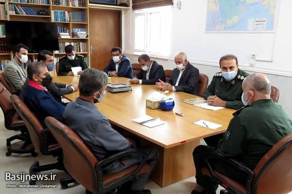 دیدار اعضای ستاد هفته کارگر بوشهر با فرمانده سپاه این استان/ امسال ۳۰ هزار نفر شغل در استان ایجاد می‌شود