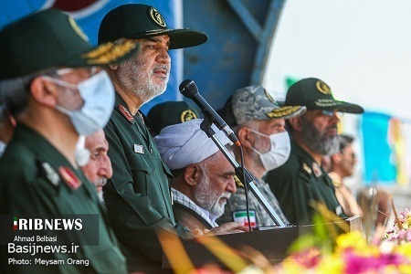بسیجیان مظاهر امداد و حیات ملت ایران هستند